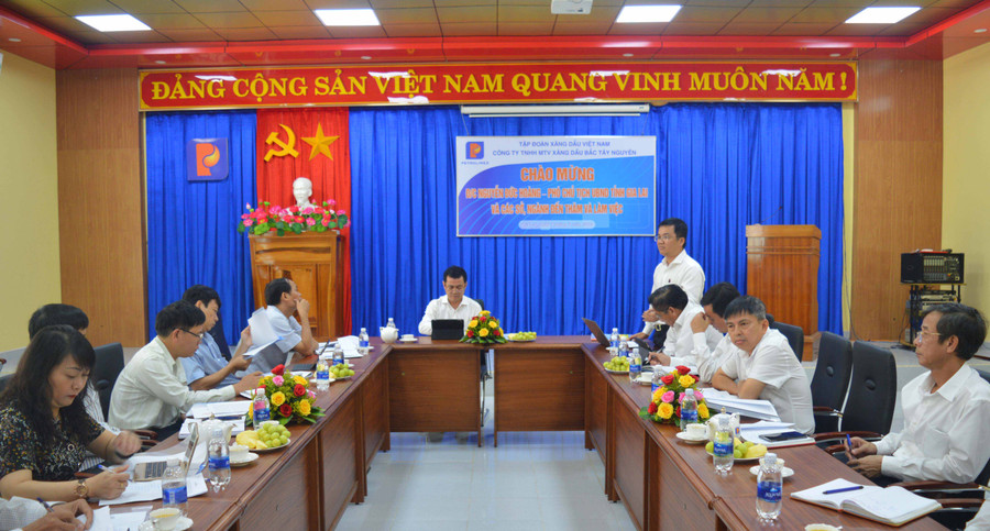 Quang cảnh buổi làm việc. Ảnh: Anh Huy