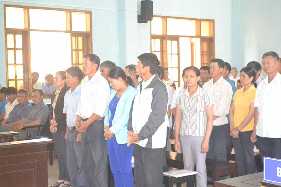 Các bị cáo tại phiên tòa sơ thẩm. Ảnh: H.C