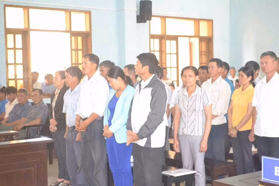 Các bị cáo tại phiên tòa sơ thẩm. Ảnh: H.C