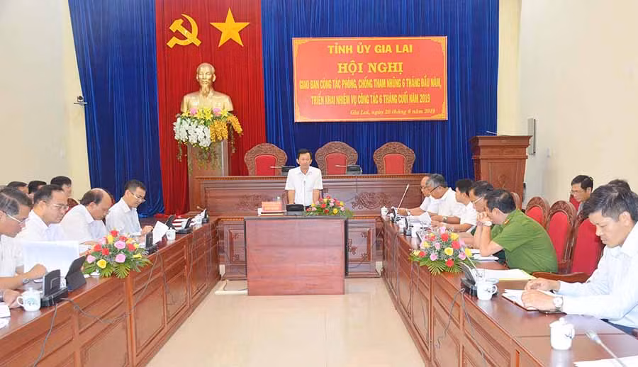 Bí thư Tỉnh ủy Dương Văn Trang phát biểu tại hội nghị giao ban công tác phòng-chống tham nhũng 6 tháng đầu năm và triển khai nhiệm vụ 6 tháng cuối năm 2019. Ảnh: V.H