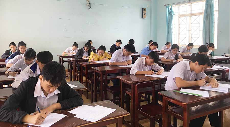  Học sinh tham gia thi vào lớp 10 Trường THPT chuyên Hùng Vương, năm học 2019-2020.Ảnh N.G 