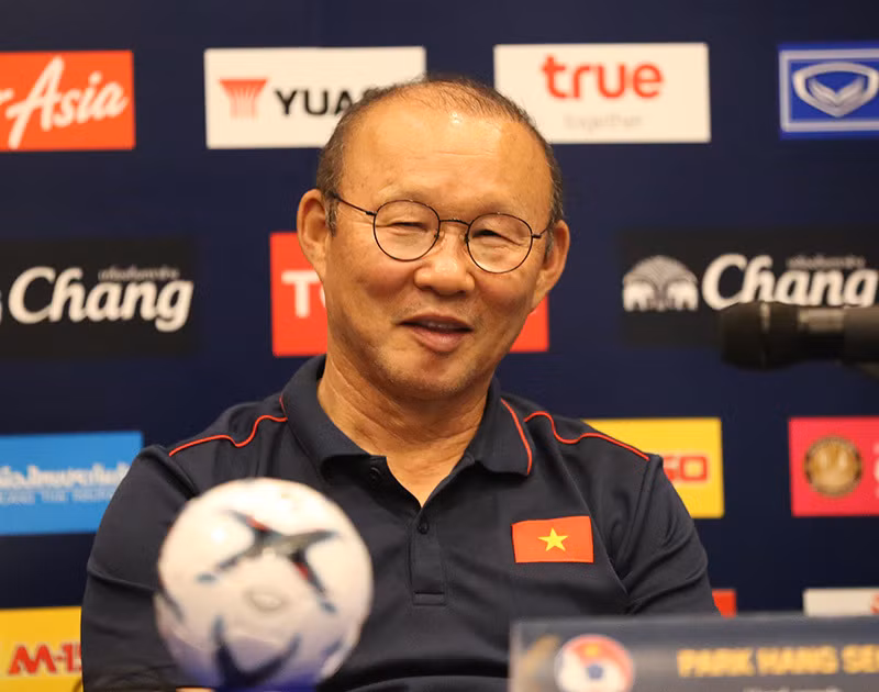 Mức lương được đại diện của HLV Park Hang Seo đề nghị với VFF lên tới 100 ngàn USD/tháng khiến nhiều người bất ngờ