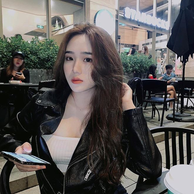 10X đạt học sinh giỏi nhiều năm liên tiếp. Ngoài ra, cô còn là 