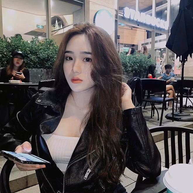 10X đạt học sinh giỏi nhiều năm liên tiếp. Ngoài ra, cô còn là 