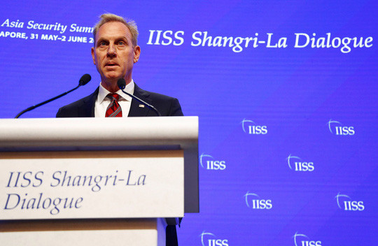 Quyền Bộ trưởng Quốc phòng Mỹ Patrick Shanahan phát biểu tại Đối thoại Shangri-La hôm 1-6Ảnh: Reuters