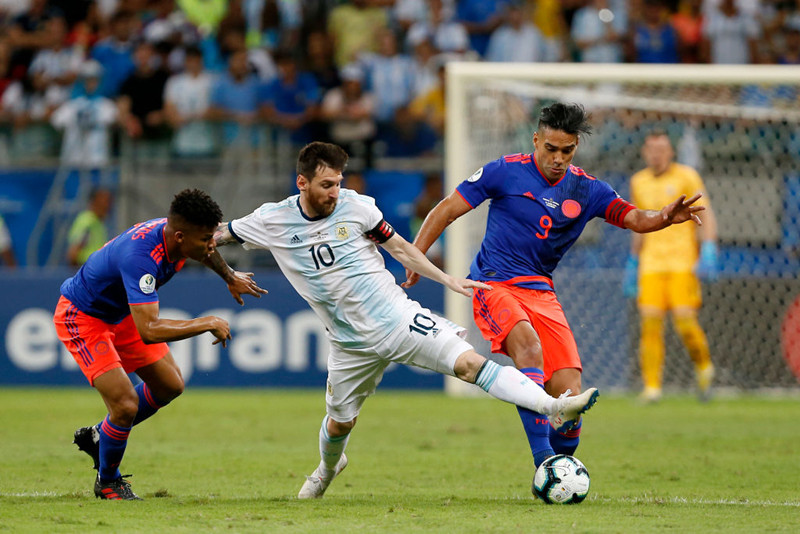  Thêm một lần nữa Messi mờ nhạt khi khoác áo ĐT Argentina. (Ảnh: Getty). 