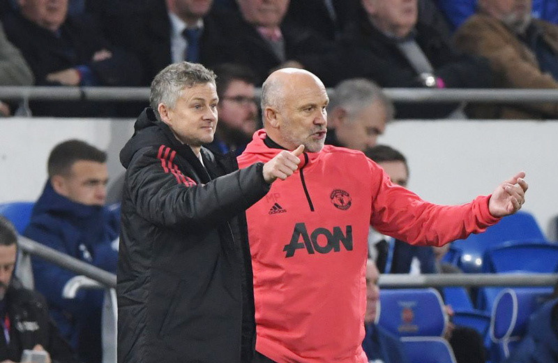 HLV Solskjaer và trợ lý Mike Phelan tham gia lên danh sách các mục tiêu