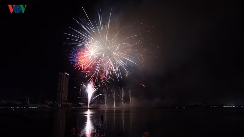  Với 10 năm trình diễn pháo hoa tại Đà Nẵng, đội Việt Nam cũng rút ra nhiều kinh nghiệm để mang tới Lễ hội màn trình diễn mới lạ hơn.