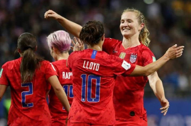  Nhà đương kim vô địch World Cup nữ thắng tưng bừng trong ngày ra quân.