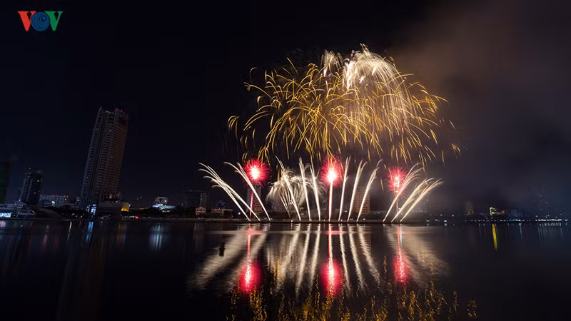  ...và nhạc hiện đại của thế giới để thể hiện theo từng phần.