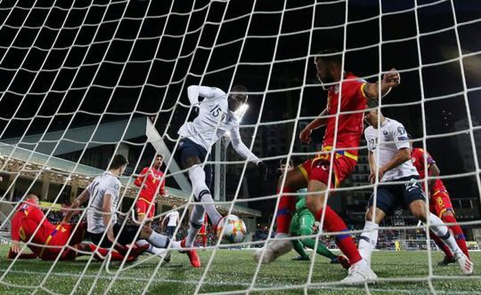 Kurt Zouma ấn định chiến thắng 4-0 cho tuyển Pháp Kurt Zouma ấn định chiến thắng 4-0 cho tuyển Pháp