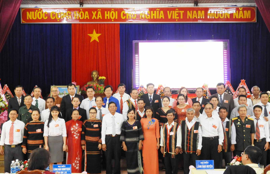 Ủy ban MTTQ Việt Nam huyện Đức Cơ khoá VI ra mắt tại Đại hội. Ảnh: thanh Nhật.