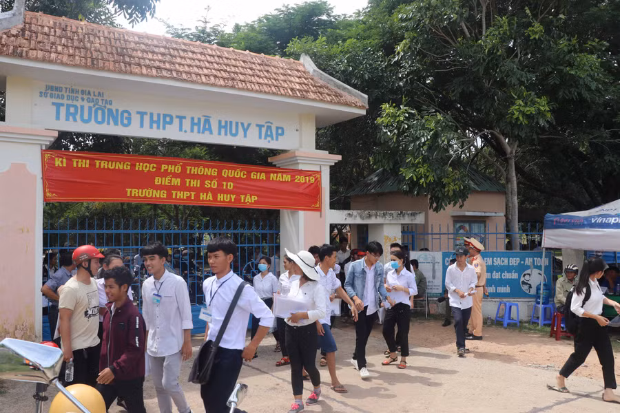 Điểm thi Trường THPT Hà Huy Tập, huyện Kông Chro. Ảnh: Ngọc Minh 