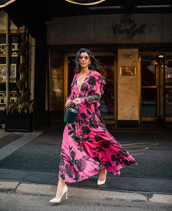 Bên cạnh việc tôn vóc dáng, trang phục mang lại cảm giác thoải mái cũng được nhiều bạn gái chú trọng. Đặc biệt, trong tiết trời oi nồng, các chất liệu mềm mại, thoáng mát luôn được ưu tiên hàng đầu. Bên cạnh việc tôn vóc dáng, trang phục mang lại cảm giác thoải mái cũng được nhiều bạn gái chú trọng. Đặc biệt, trong tiết trời oi nồng, các chất liệu mềm mại, thoáng mát luôn được ưu tiên hàng đầu.