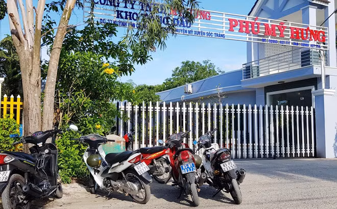 Nơi ở và làm việc của ông Tám Sướng cũng là kho xăng dầu Phú Mỹ Hưng. Ảnh: Việt Tường. Nơi ở và làm việc của ông Tám Sướng cũng là kho xăng dầu Phú Mỹ Hưng. Ảnh: Việt Tường.