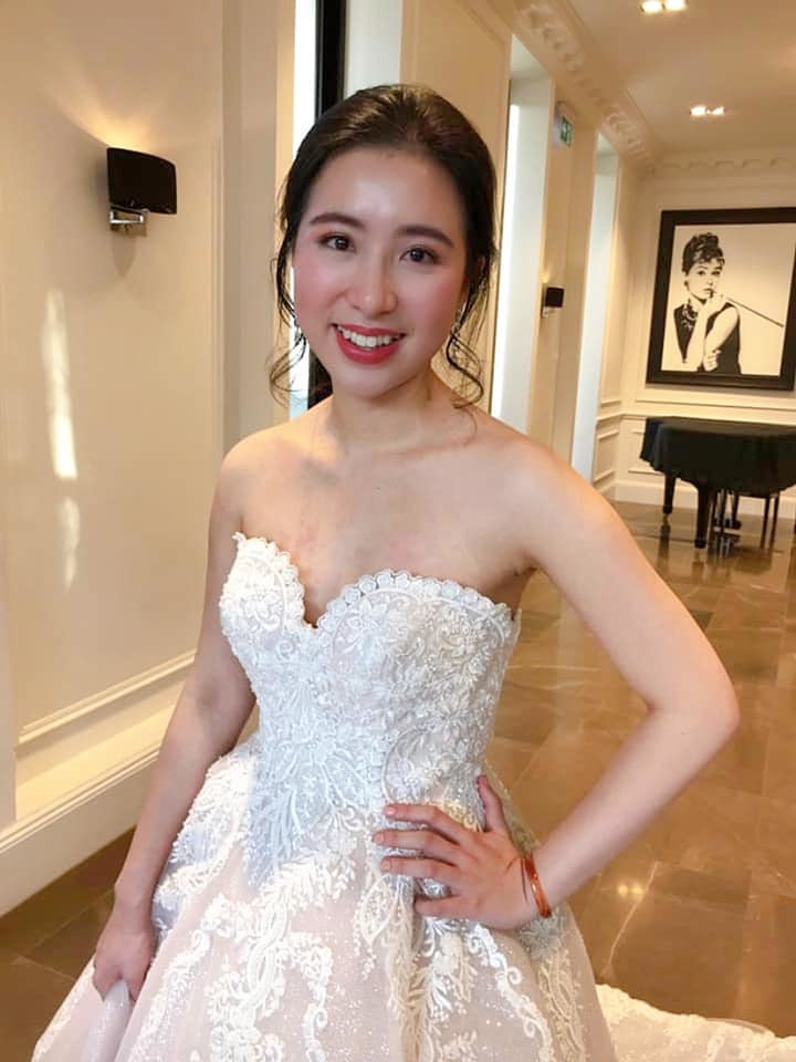  Nữ bác sĩ xinh đẹp Lily Vũ.