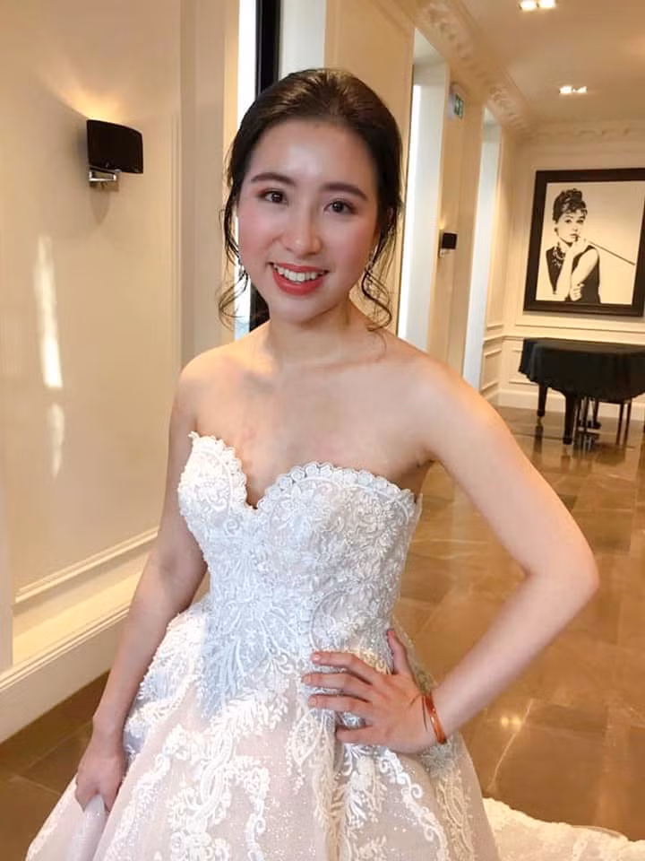  Nữ bác sĩ xinh đẹp Lily Vũ.