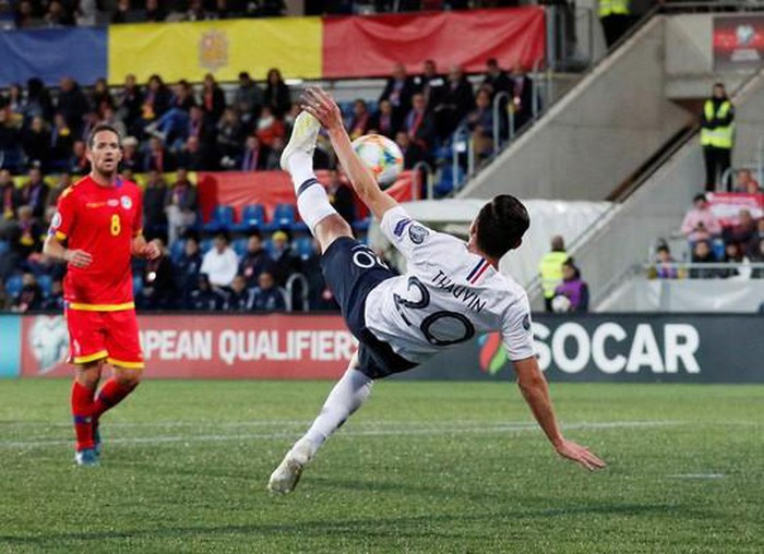 Florian Thauvin và cú vôlê nhân đôi tỉ số Florian Thauvin và cú vôlê nhân đôi tỉ số