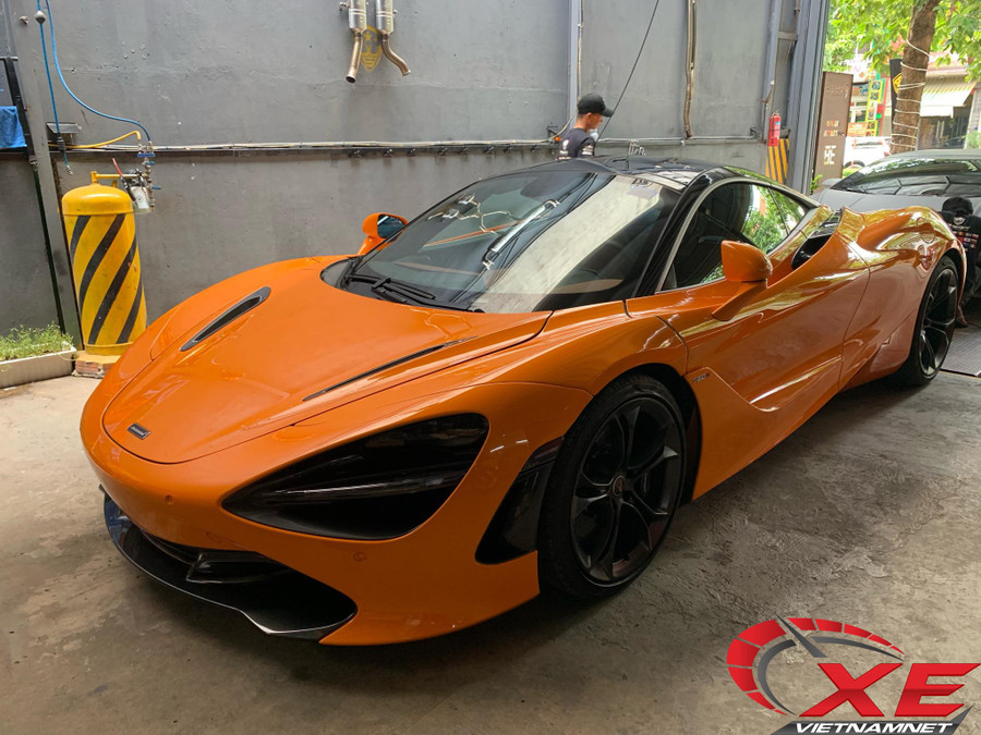 Siêu xe McLaren 720S này có màu cam tuyệt đẹp, khi chưa ra biển