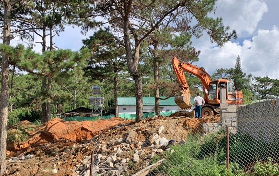  Công trình trái phép trên đất rừng bị giải tỏa ở khu vực phường 3, TP Đà Lạt. Ảnh: ĐOÀN KIÊN