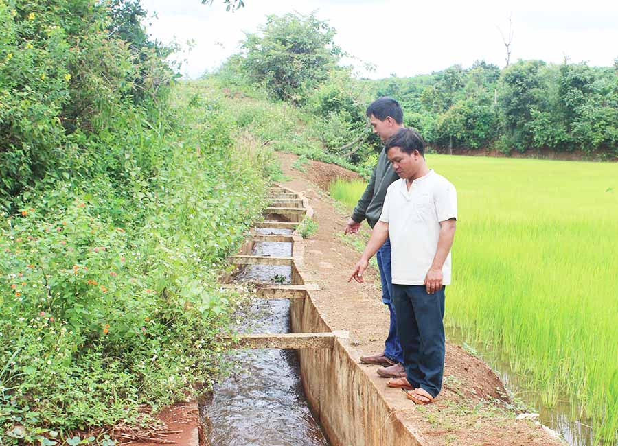 Hệ thống kênh mương ở cánh đồng làng Đê Gơl (xã Đak Djrăng, huyện Mang Yang) được kiên cố hóa. Ảnh: N.D  Hệ thống kênh mương ở cánh đồng làng Đê Gơl (xã Đak Djrăng, huyện Mang Yang) được kiên cố hóa. Ảnh: N.D