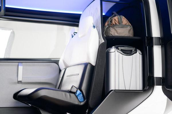  Cửa được thiết kế theo kiểu cánh bướm. 