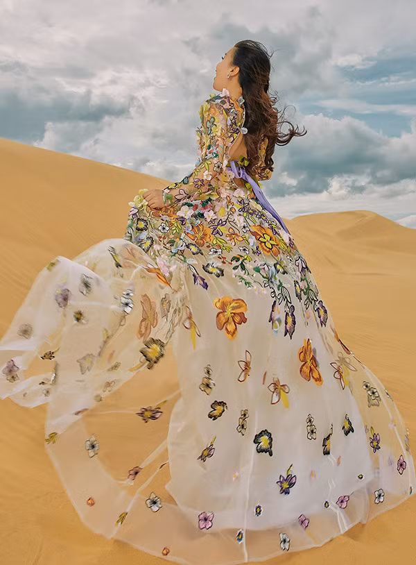  Nhà thiết kế 44 tuổi chia sẻ, ngoài thời trang và kinh doanh cô còn đam mê du lịch theo hình thức 'phượt'. Hoa hậu từng khám phá nhiều địa danh nổi tiếng ở trong và ngoài nước.