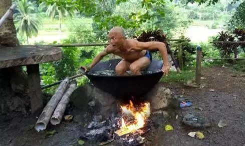 Diễn sâu thôi chứ yên tâm không bỏng được đâu