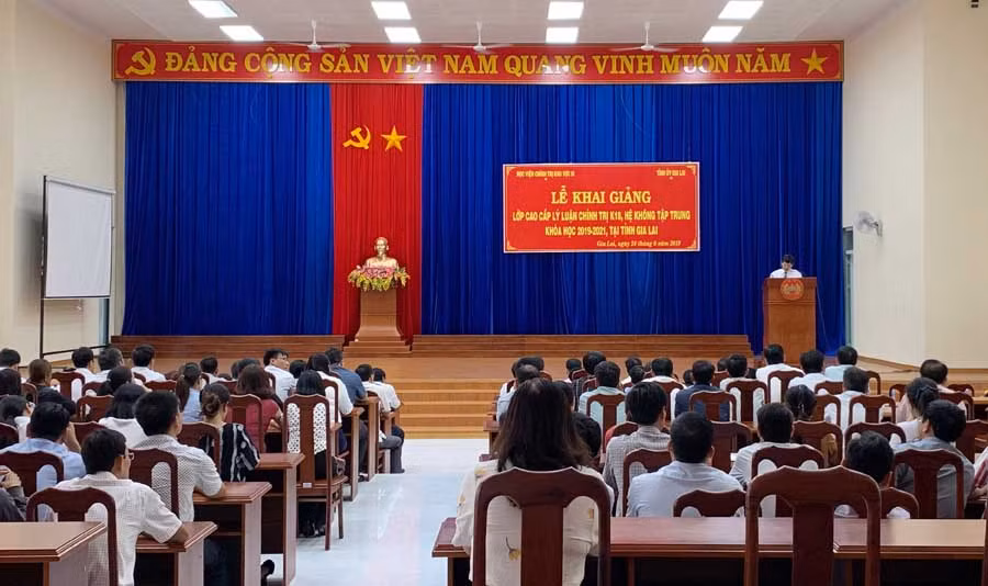 Quang cảnh buổi khai giảng lớp học. Ảnh: P.L