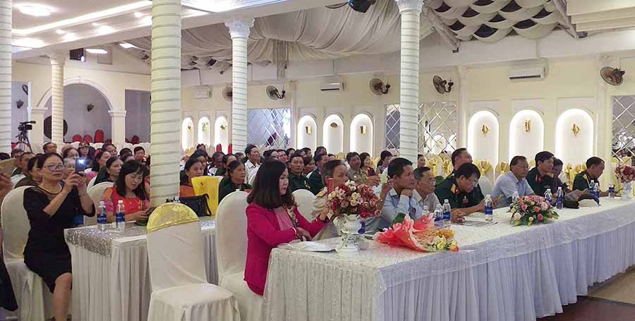  Hơn 70 đại biểu đã về dự buổi lễ gặp mặt
