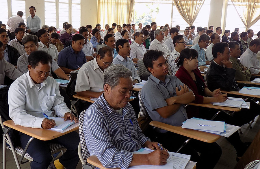 Tập huấn nghiệp vụ cho đội ngũ cho hòa giải viên ở cơ sở. Ảnh: Lương Thanh