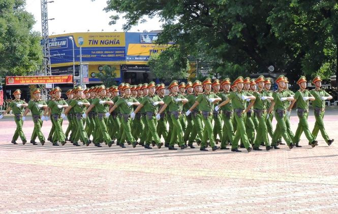 Ngày 21/6, tại Quảng trường 10/3, trung tâm TP Buôn Ma Thuột (tỉnh Đắk Lắk) đã diễn ra hội thi điều lệnh, bắn súng, võ thuật Công an Nhân dân lần thứ 5 (bảng thi số 7).
