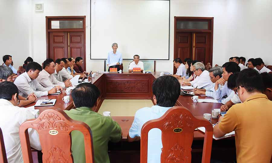 Ủy ban nhân dân tỉnh tổ chức họp báo định kỳ, thông báo về tình hình phát triển kinh tế-xã hội của tỉnh trong quý II-2019. Ảnh: M.N