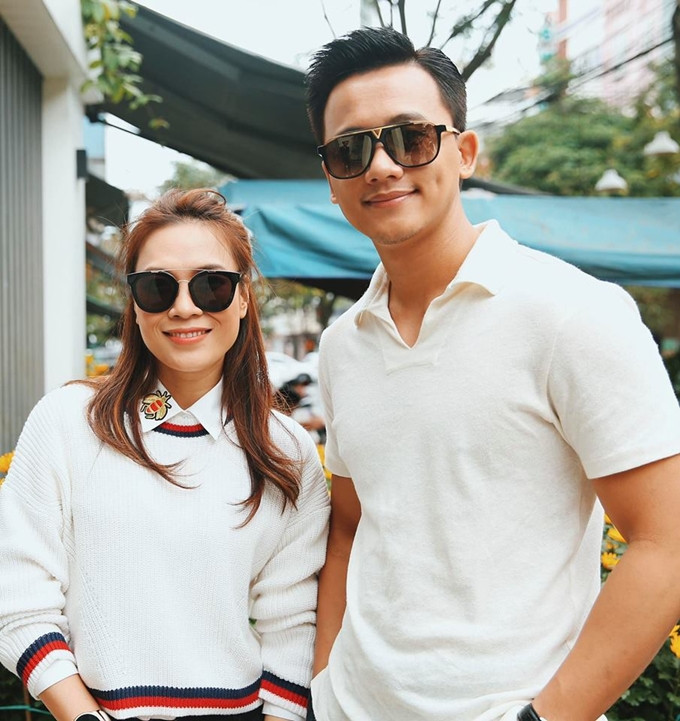 Mỹ Tâm và Mai Tài Phến bắt đầu hợp tác từ MV 'Đừng hỏi em', sau đó đến phim điện ảnh 'Chị trợ lý của anh'. Từ khi làm việc, cả hai thường xuyên sánh đôi và có chung gu thời trang đồng điệu. Trong một lần xuất hiện, Mỹ Tâm và Mai Tài Phến cùng diện trang phục màu trắng. Mỹ Tâm và Mai Tài Phến bắt đầu hợp tác từ MV 'Đừng hỏi em', sau đó đến phim điện ảnh 'Chị trợ lý của anh'. Từ khi làm việc, cả hai thường xuyên sánh đôi và có chung gu thời trang đồng điệu. Trong một lần xuất hiện, Mỹ Tâm và Mai Tài Phến cùng diện trang phục màu trắng.