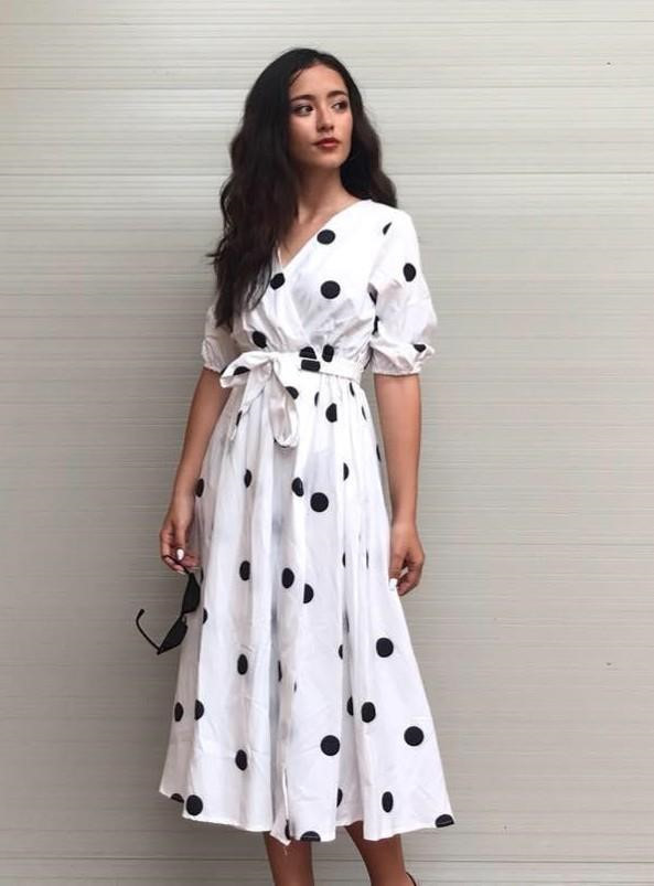 Cô đang là học sinh lớp 12 trường Quốc tế Pháp (Hà Nội) và sẽ đi du học chuyên ngành Quản trị khách sạn ở Hà Lan vào tháng 8 tới. Chia sẻ với Zing.vn, 10X cho biết: 