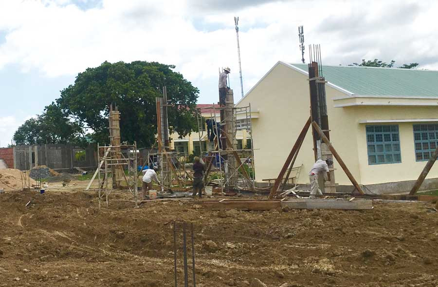 Công trình Trường Tiểu học và THCS Lê Hồng Phong (xã Ya Ma) đang được đẩy nhanh tiến độ thi công. Ảnh: H.D Công trình Trường Tiểu học và THCS Lê Hồng Phong (xã Ya Ma) đang được đẩy nhanh tiến độ thi công. Ảnh: H.D