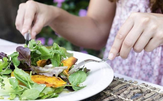  Ăn nhiều rau củ quả mỗi ngày để cơ thể luôn khỏe mạnh - Ảnh: Internet