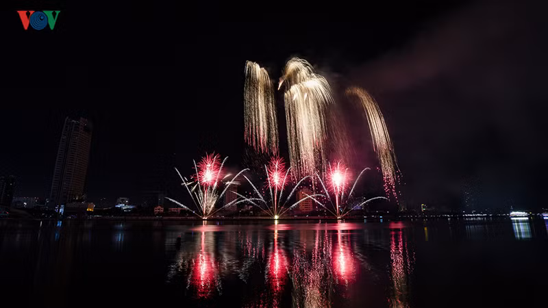  Đội Việt Nam sử dụng âm nhạc trên nền nhạc nhẹ Việt Nam...