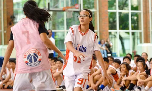  Trang Linh (số 91) cũng là một trong số ít học viên đạt học bổng khóa Elite Gold của SSA, chương trình huấn luyện chuyên nghiệp cho những bạn trẻ có tài năng.