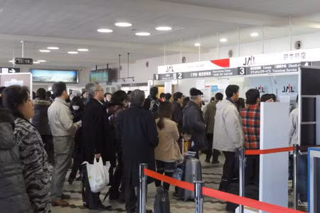 Xếp hàng mua vé ở Nhật. (Ảnh do nhân vật cung cấp)