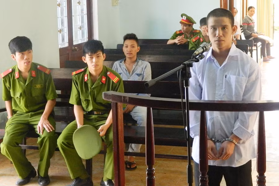 Bị cáo Nguyễn Xuân Xuân trước tòa. Ảnh: Văn Tố