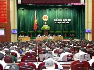 Toàn cảnh phiên họp toàn thể tại hội trường của Quốc hội tại kỳ họp thứ 5.