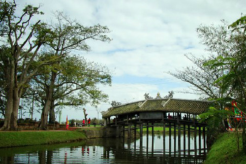 Chùa ngói Thanh Toàn mang vẻ đẹp yên bình, thơ mộng.