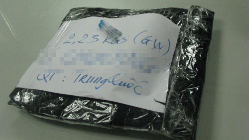 Tang vật 2,2 kg ma túy đá bị Hải quan sân bay Tân Sơn Nhất thu giữ.