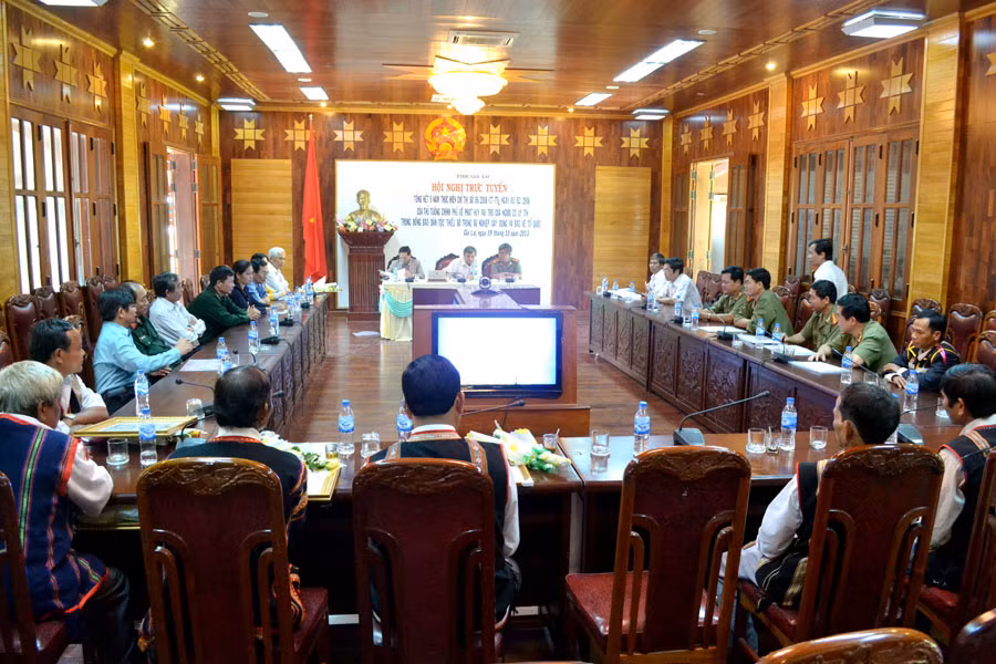 Điểm cầu Gia Lai tại hội nghị trực tuyến đánh giá công tác phát huy vai trò người có uy tín trong cộng đồng. Ảnh Lê Hòa