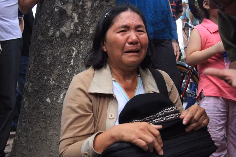 Một người con ở Bình Dương đến viếng từ lúc 2 giờ chiều. Một người con ở Bình Dương đến viếng từ lúc 2 giờ chiều.