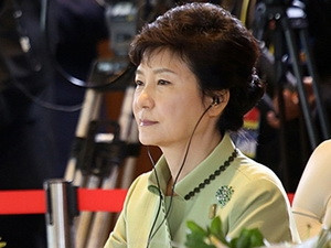 Tổng thống Hàn Quốc, Park Geun-hye. Tổng thống Hàn Quốc, Park Geun-hye.