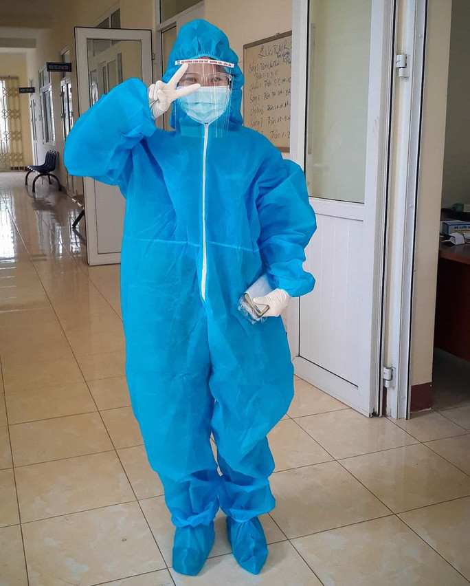 Nữ sinh Nguyễn Thị Cúc tình nguyện tham gia phòng chống dịch Covid-19