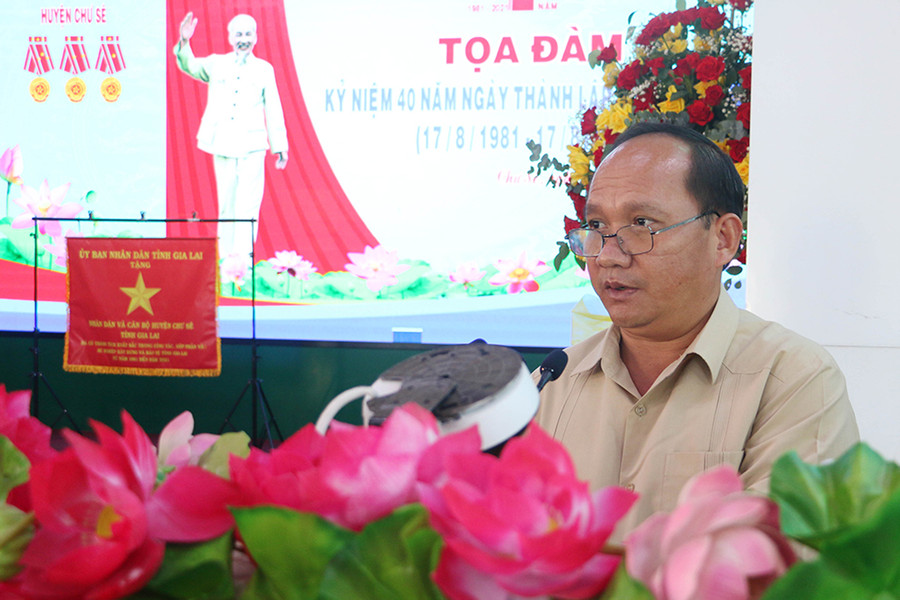 Phó Bí thư Tỉnh ủy Rah Lan Chung phát biểu chỉ đạo tại buổi tọa đàm. Ảnh: Quang Tấn