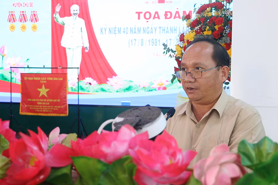 Phó Bí thư Tỉnh ủy Rah Lan Chung phát biểu chỉ đạo tại buổi tọa đàm. Ảnh: Quang Tấn